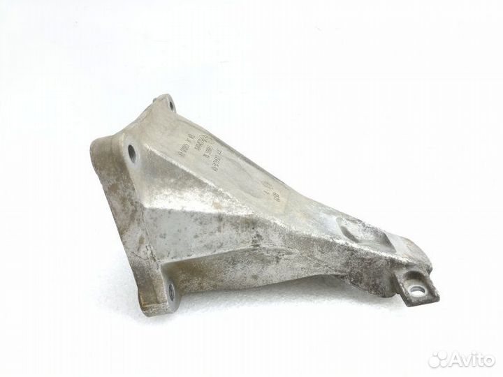 Кронштейн опоры двигателя правый Bmw 7-Series E65