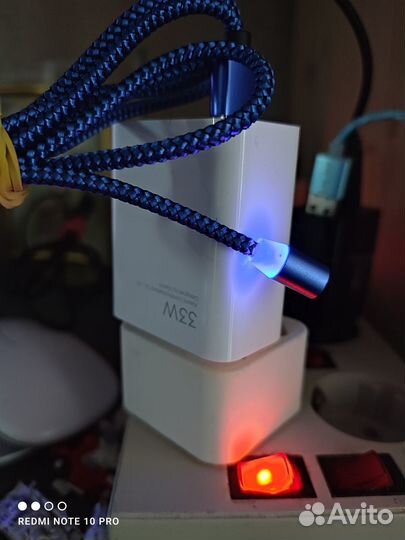 Комбикабель microusb+штекеiphone и синий магнитный