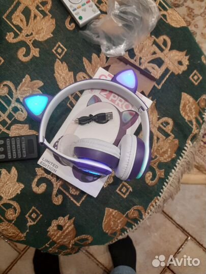 Беспроводные наушники с ушками светящиеся