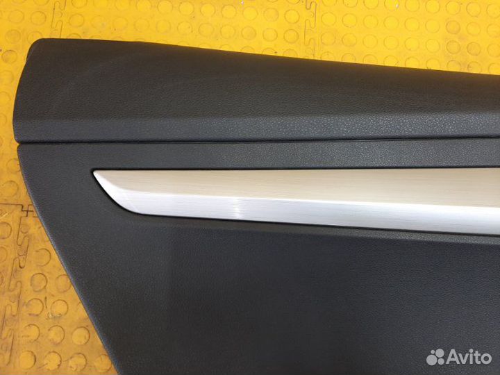 Б/У Обшивка двери Состояние на фото, оригиналnnУ