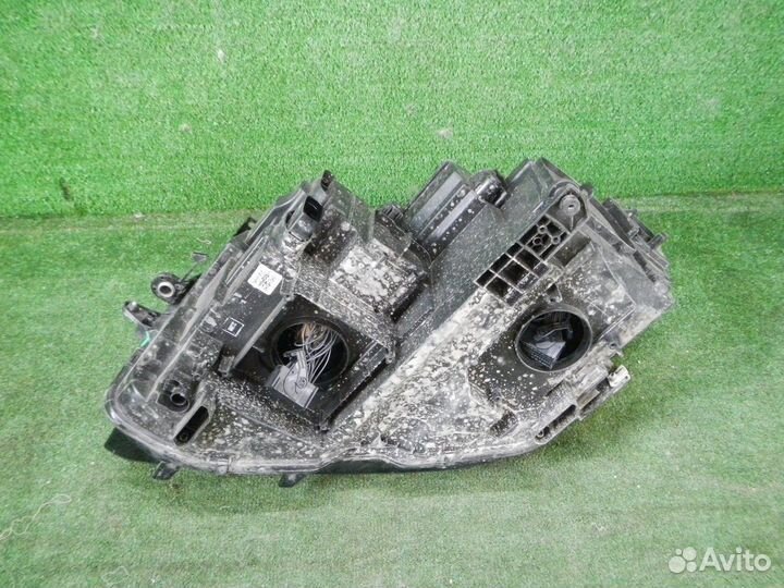 Фара правая Volkswagen Tiguan