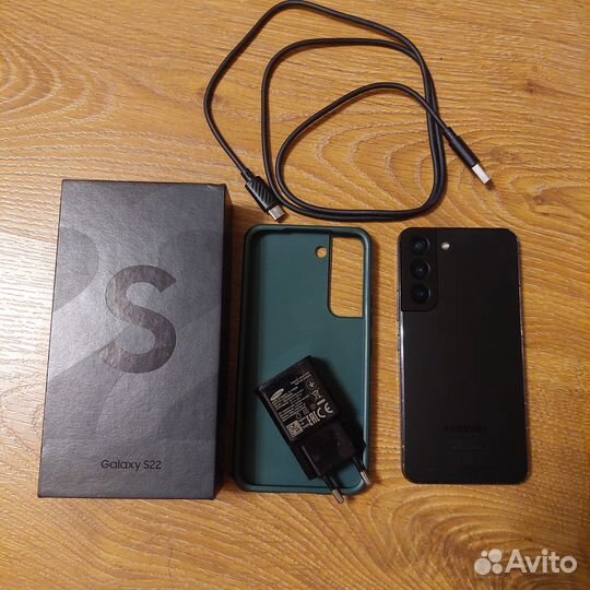 Samsung Galaxy S22, 8/128 ГБ