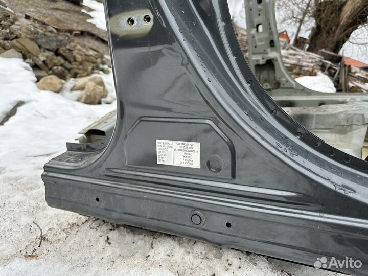 Боковые центральные стойки кузова outlander 3