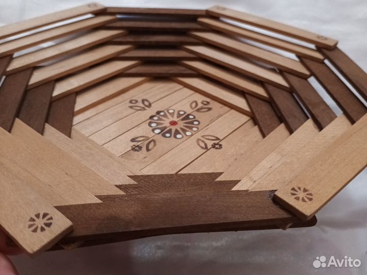 Декаративная деревянная подставка