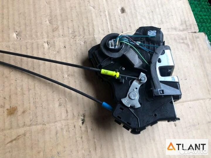 Замок двери передний правый toyota avensis