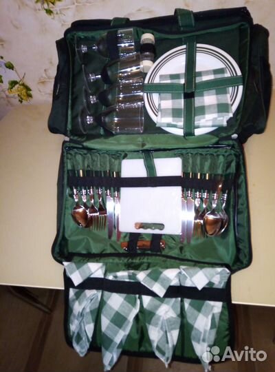 Сумка с набором посуды для пикника