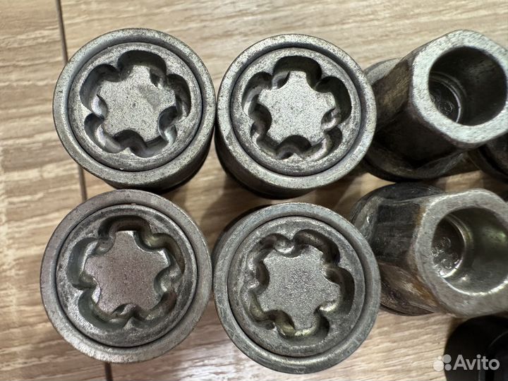 Колесные болты Audi A8 оригинал