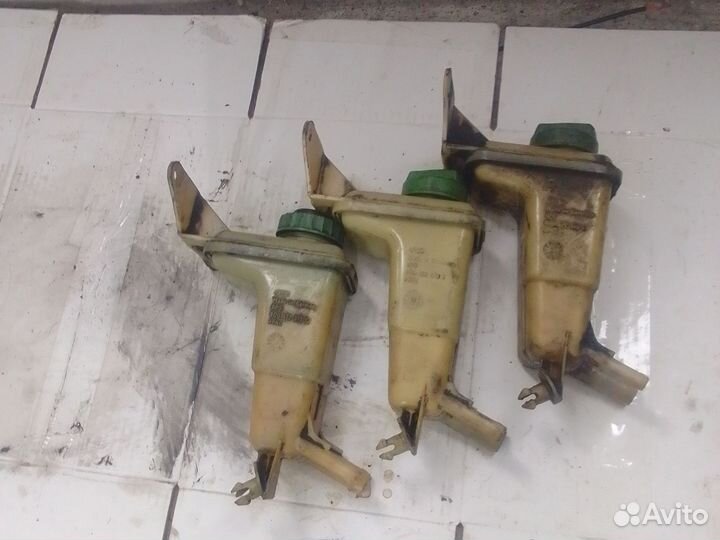 Бачок гидроусилителя руля 8D0422373C