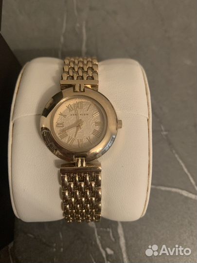 Часы наручные женские