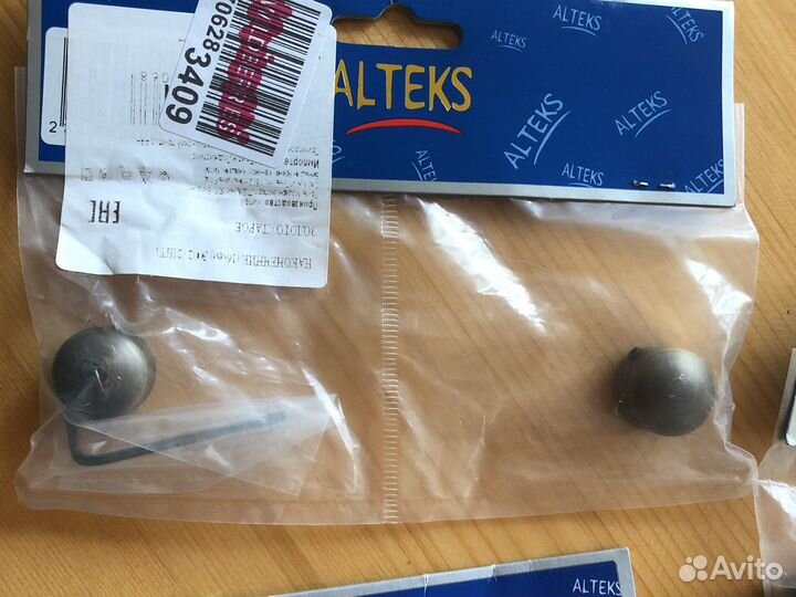 Кронштейн наконечник для карниза