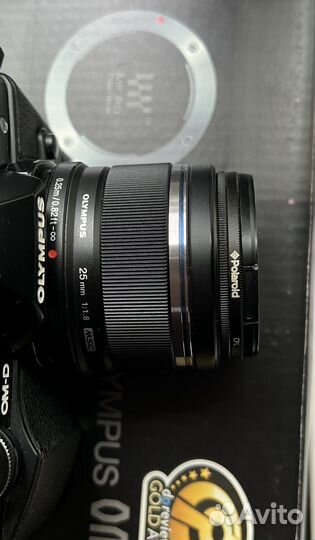 Olympus OM-D E-M10 с объективом