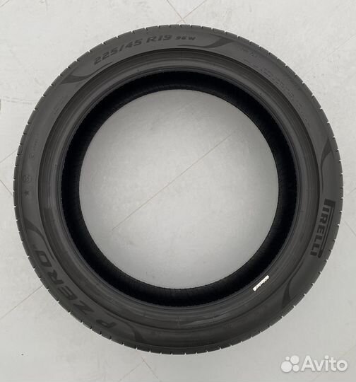 Pirelli P Zero II 225/45 R19