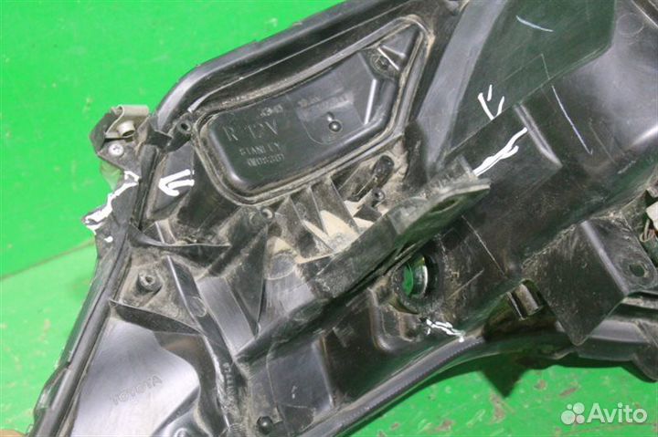 Фара правая Toyota Rav4 CA40 2012-2015