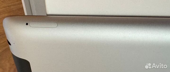 iPad 3-го поколения 32Гб Wi-Fi + Cellular