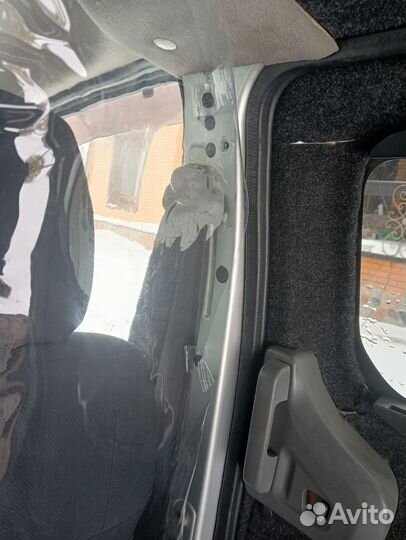 Термо шторка Nissan nv200