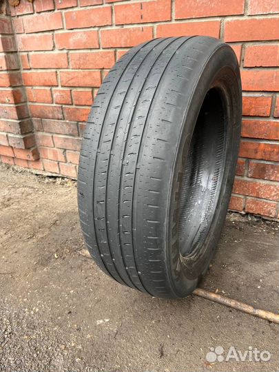 Kumho Solus KH16 225/55 R19