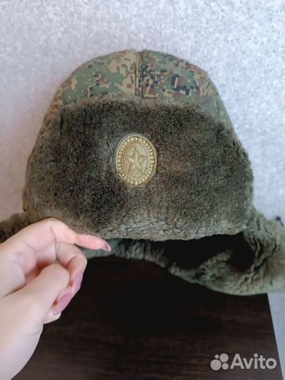 Шапки ушанки, варежки, ремень, погоны