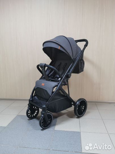 Прогулочная коляска с перекидной ручкой Luxmom