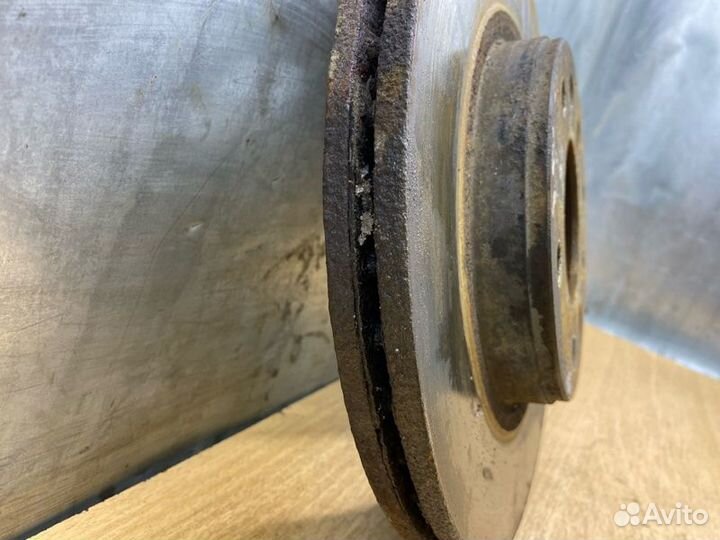 Тормозной диск передний правый Mazda 6 GG LF18