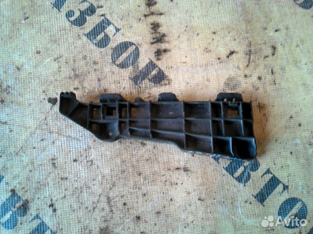 Кронштейн переднего бампера левый Lexus Ls460