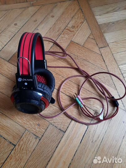 Наушники с микрофоном