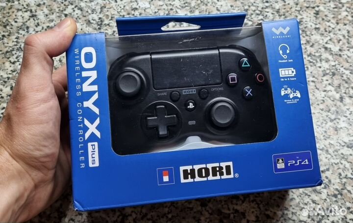 Беспроводной геймпад Hori Onyx Plus Wireless PS4