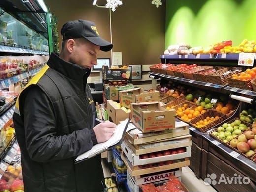Продавец кассир в продуктовый магазин