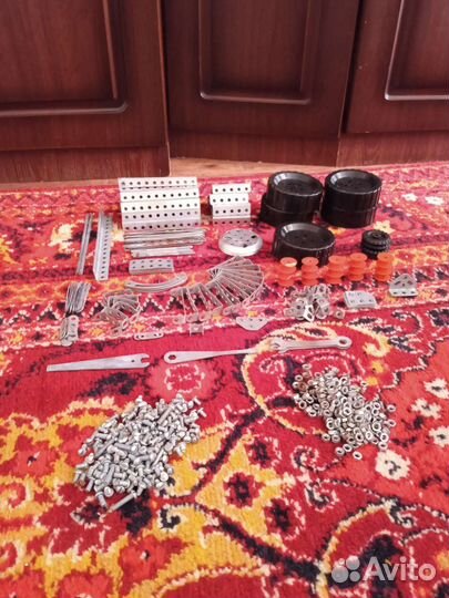 Детали для металлического конструктора