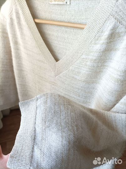 Свитер Serianno с V-образным вырезом из шерсти