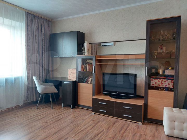 2-к. квартира, 54 м², 5/10 эт.