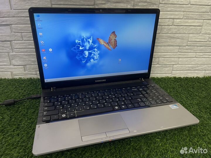 Ноутбук Samsung 300E