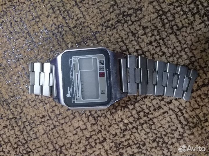 Часы наручные Электроника