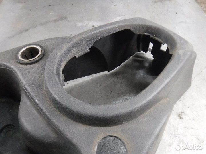 Консоль между сидений Лада Largus K4M 2013