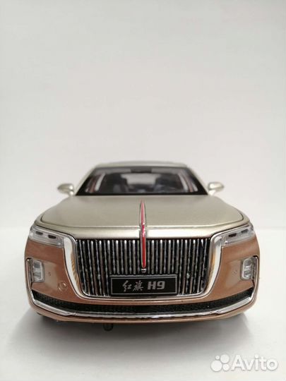 Модель машины hongqi h9 масштаб 1:24