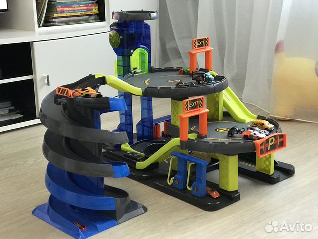 Большой гараж парковка ELC