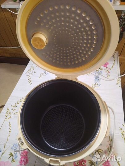 Мультиварка Scarlett SC-MC410S04