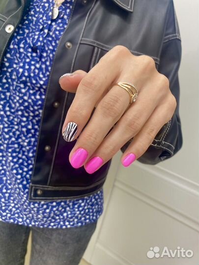 Модель на маникюр, гель лак