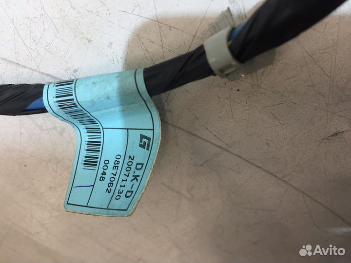 Электропроводка двери багажника (SsangYong Rexton)