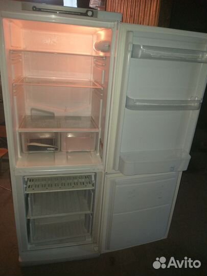 Холодильник indezit