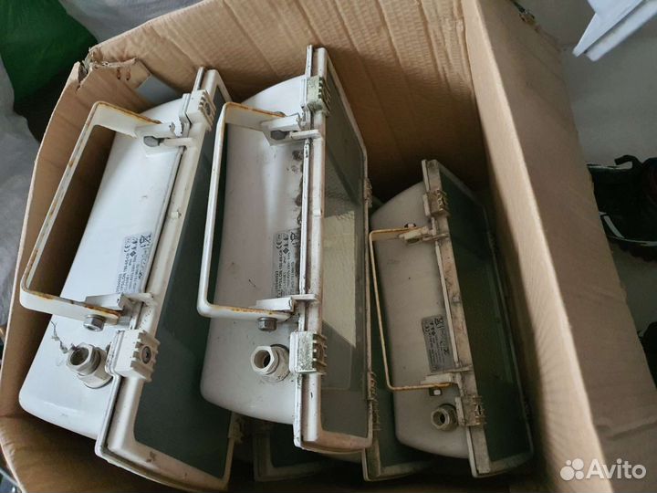 Прожектор уличный на здание, дом