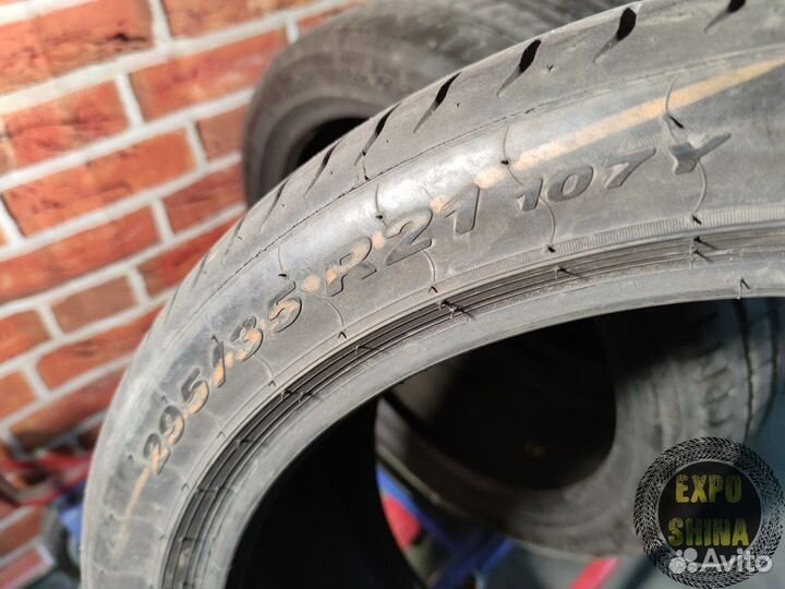 Pirelli P Zero 295/35 R21 и 315/30 R22 103Y