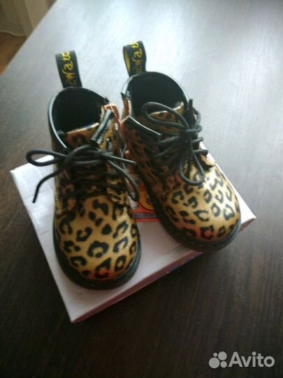 Новые ботинки для девочки