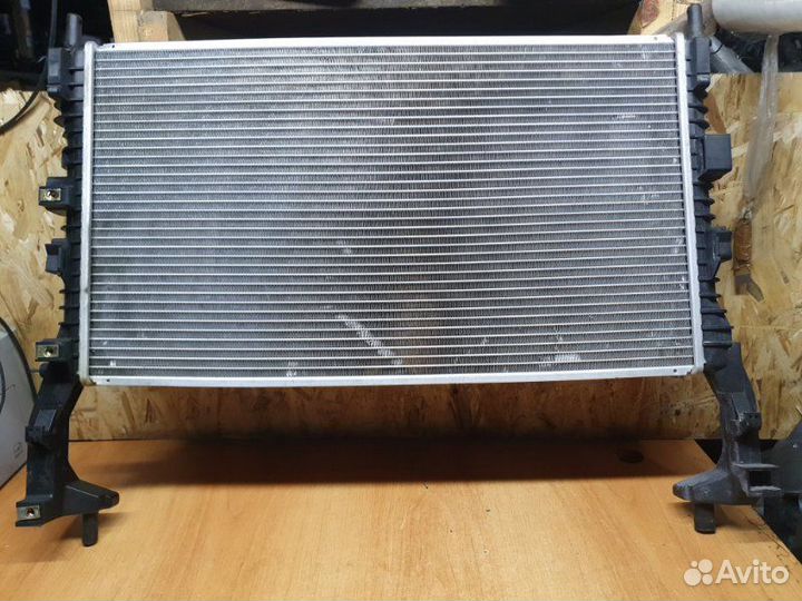 Радиатор охлождения двигателя Ford Mustang VI N48H