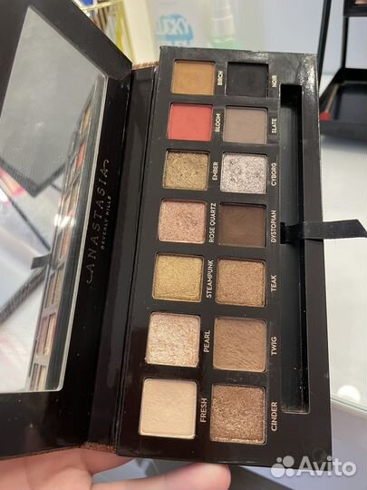 Anastasia beverly hills sultry