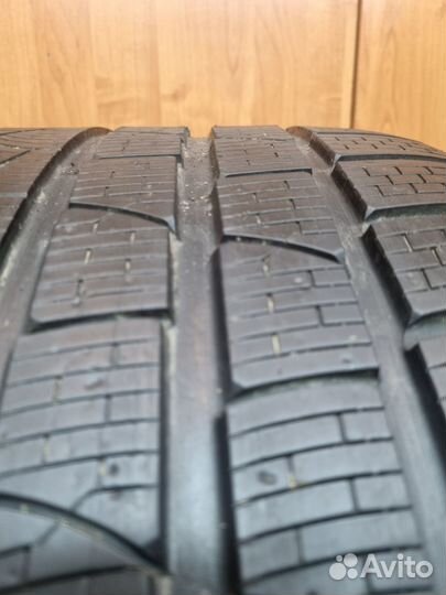 Pirelli Sottozero Winter 240 295/35 R18