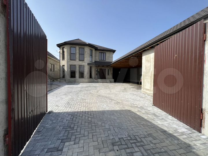 Дом 276 м² на участке 12 сот.