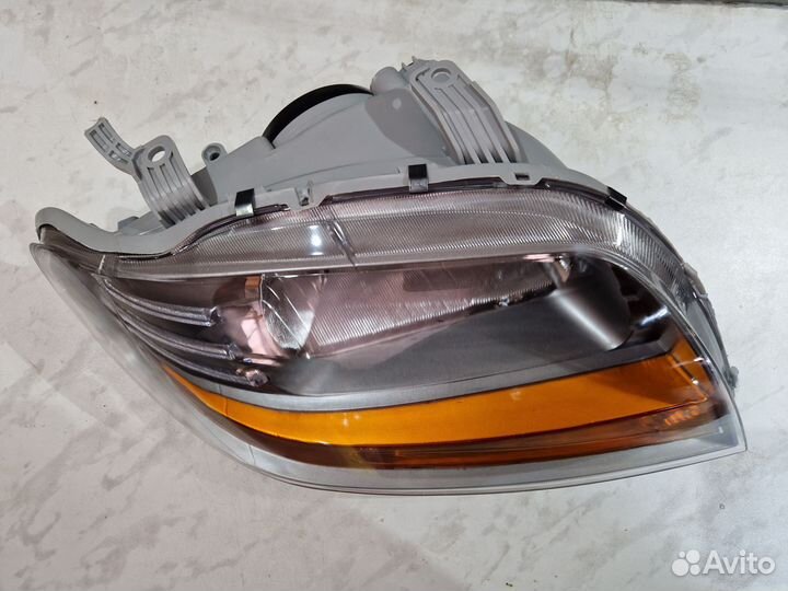 Фара правая(мех. корр) Chevrolet Aveo T200