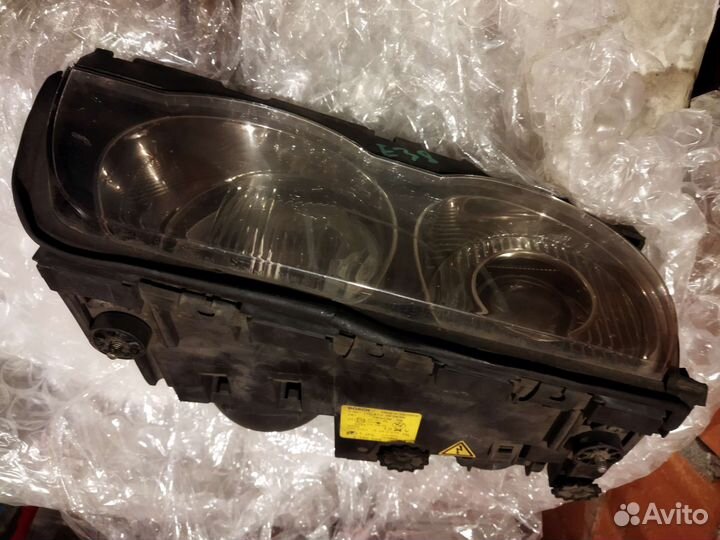 Фара Рест правая ксенон на бмв е38