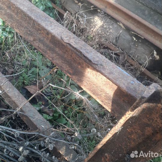 Металлический каркас,столярный стол