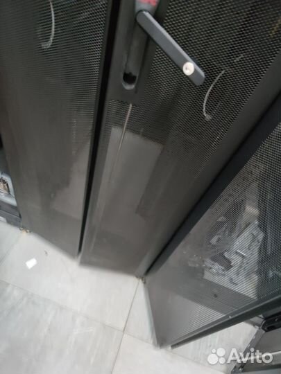 Серверный шкаф APC AR3100